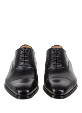 Magnanni Schnürer, Schwarz