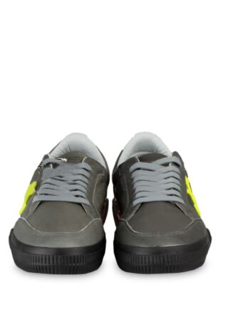 Off-White Sneaker, Grau