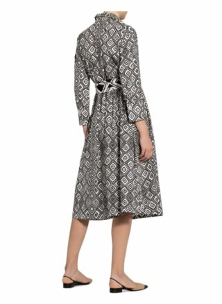 Anna's Kleid, Schwarz