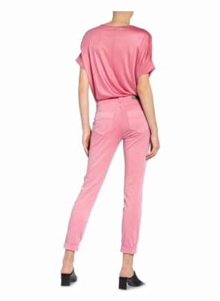 Luisa Cerano Hose, Rot