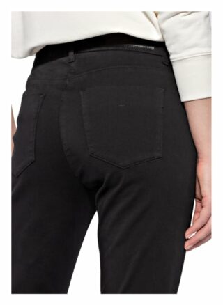 Luisa Cerano Hose, Schwarz
