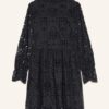 Mrs & Hugs Kleid aus Lochspitze, Schwarz