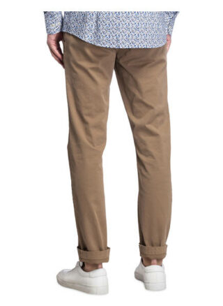 Alberto Lou Chino Herren, Braun
