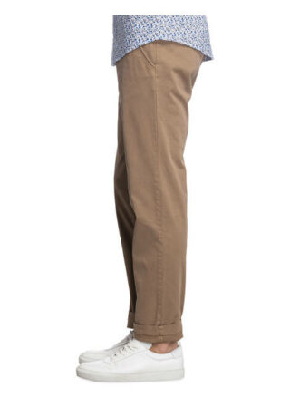 Alberto Lou Chino Herren, Braun