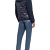 Blauer Daunenjacke Im Materialmix blau