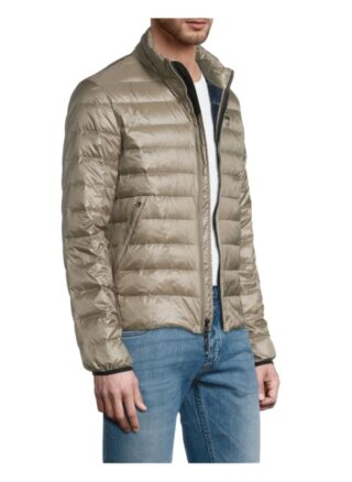 Blauer Jacke gruen