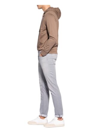 Brax Jeans Chuck Modern Fit grau