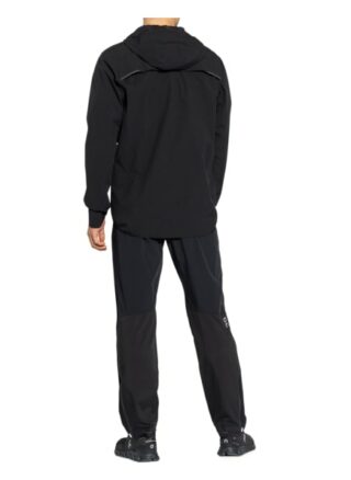On Schlupfjacke schwarz