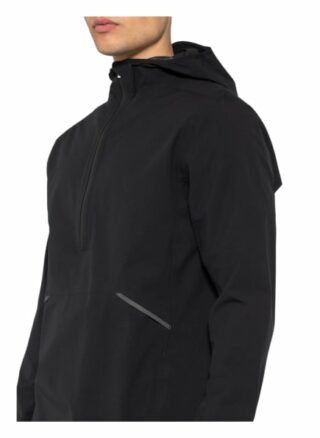 On Schlupfjacke schwarz