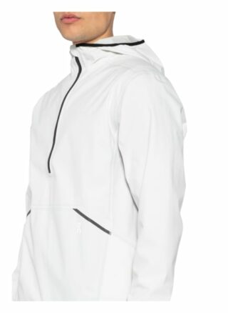 On Schlupfjacke weiss