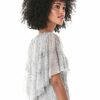 Adrianna Papell Abendkleid mit Perlenstickerei, Silber