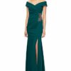 Alex Evenings Langes, schulterfreies Kleid aus Crepe, Grün