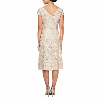 Alex Evenings Teelanges Kleid in Übergröße mit Blumen, Pink
