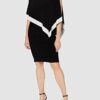Gina Bacconi Sayuri Cape-Kleid aus Jersey, Schwarz